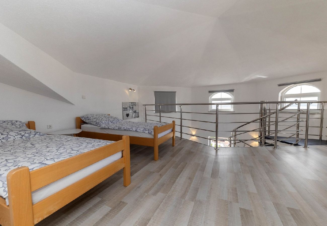 Appartamento a Crikvenica - Appartamento in Cirquenizza (Crikvenica) con vista mare, terrazzo, Climatizzazione, WIFI (4267-3)