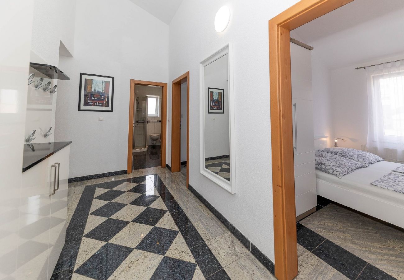 Appartamento a Crikvenica - Appartamento in Cirquenizza (Crikvenica) con vista mare, terrazzo, Climatizzazione, WIFI (4267-3)