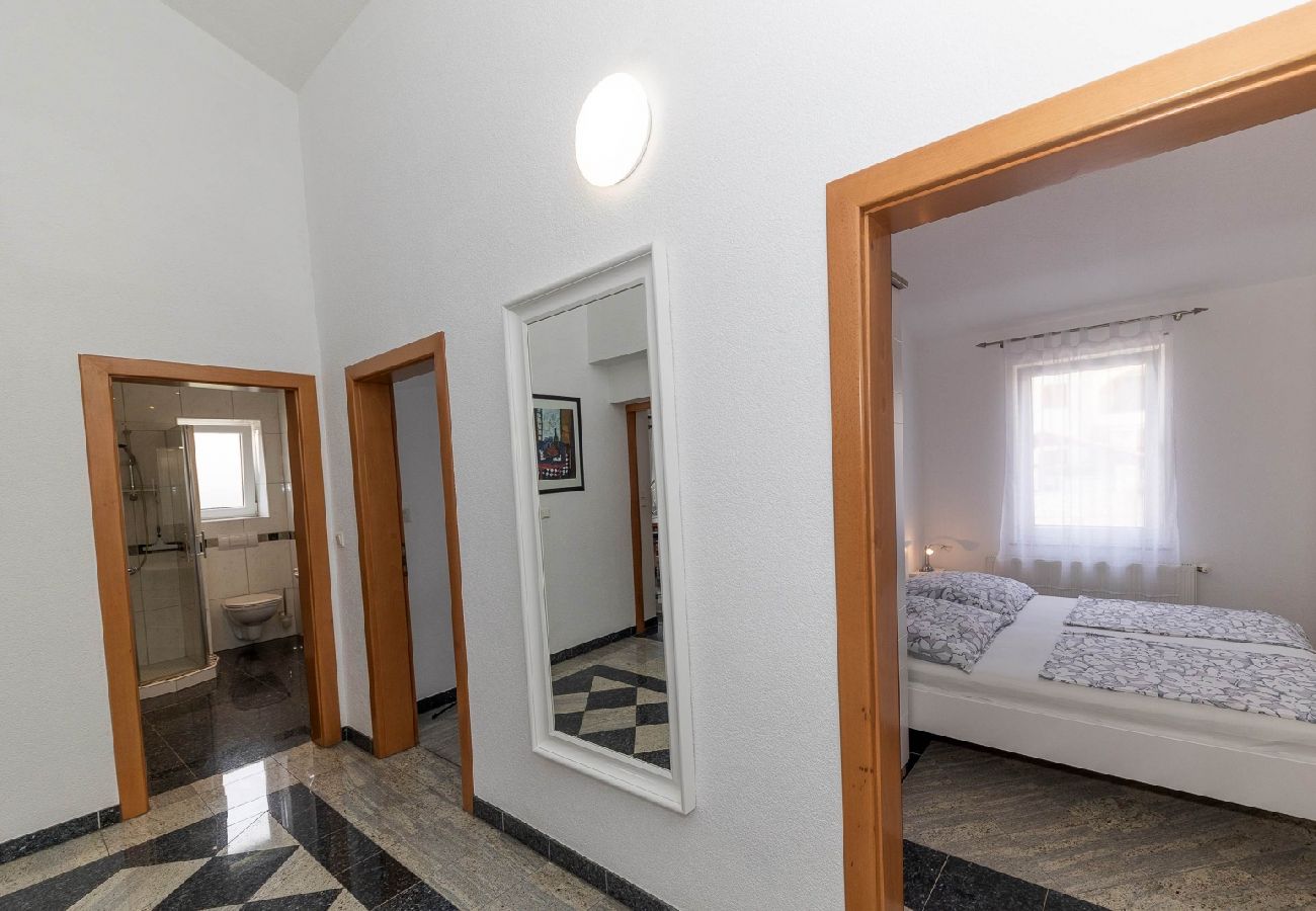 Appartamento a Crikvenica - Appartamento in Cirquenizza (Crikvenica) con vista mare, terrazzo, Climatizzazione, WIFI (4267-3)