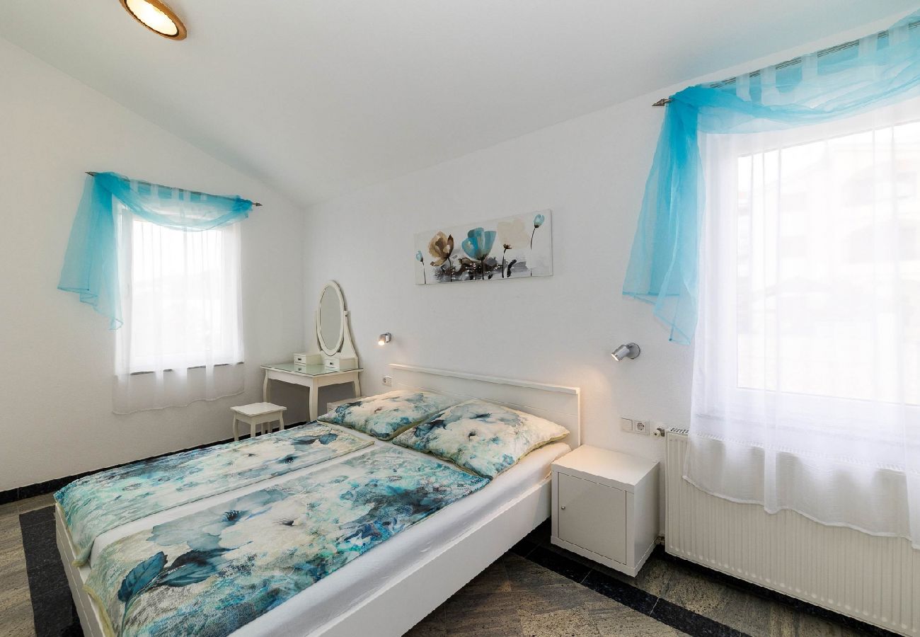 Appartamento a Crikvenica - Appartamento in Cirquenizza (Crikvenica) con vista mare, terrazzo, Climatizzazione, WIFI (4267-3)