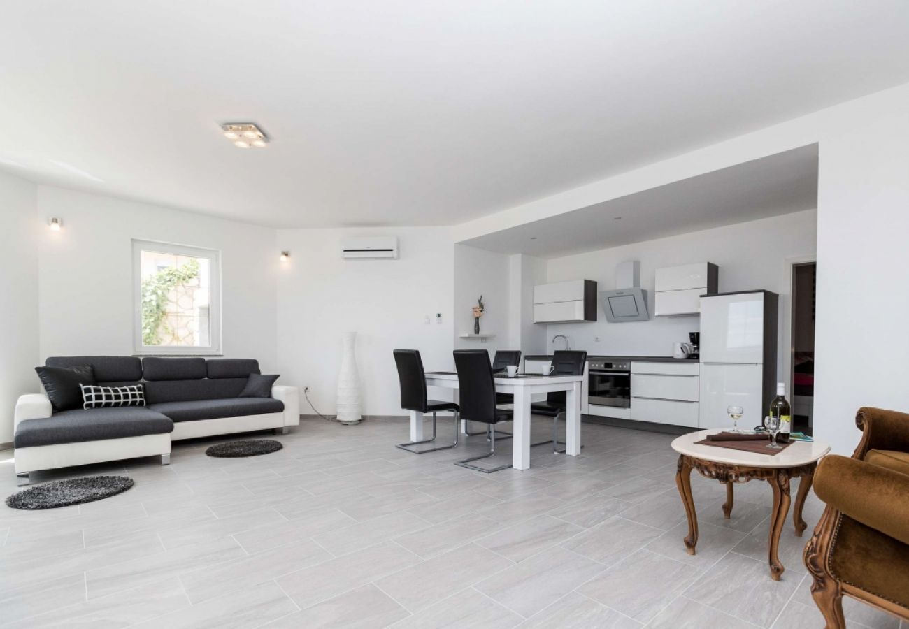 Appartamento a Crikvenica - Appartamento in Cirquenizza (Crikvenica) con vista mare, terrazzo, Climatizzazione, WIFI (4267-4)