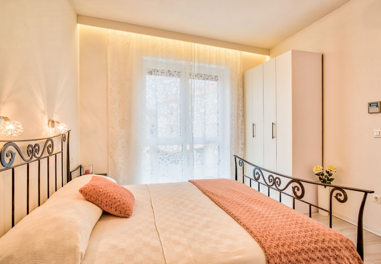 Appartamento a Rovinj - Appartamento in Rovigno (Rovinj) con terrazzo, Climatizzazione, WIFI, Lavastoviglie (4286-2)