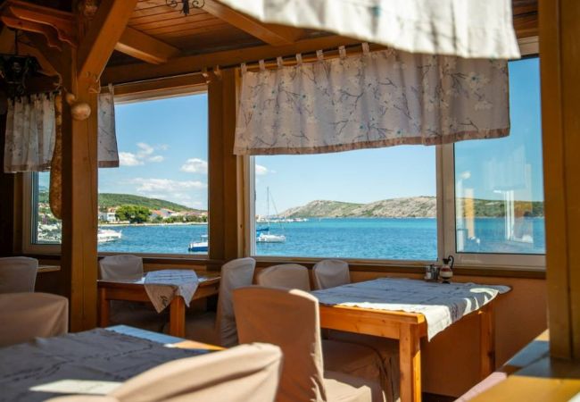 Appartamento a Rab - Appartamento in Barbat con vista mare, balcone, Climatizzazione (660-5) Appartamento a Rab - Appartamento in Barbat con vista mare, balcone, Climatizzazione (660-5)