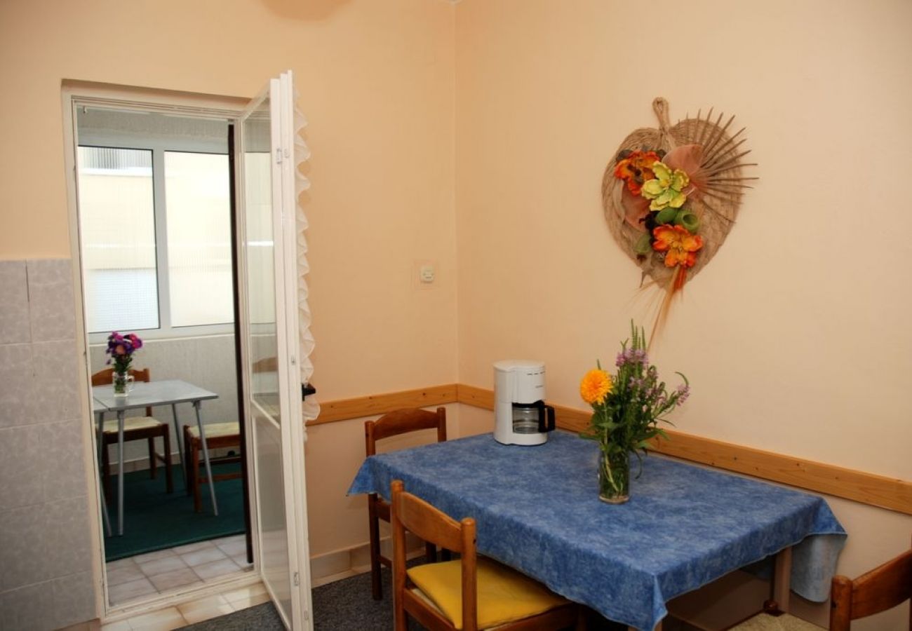 Appartamento a Rab - Appartamento in Barbat con vista mare, balcone, Climatizzazione (660-5)