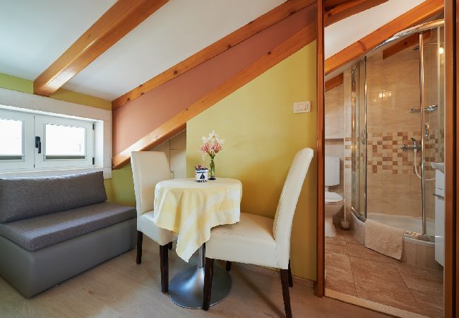 Studio a Trogir - Appartamento Studio in Traù (Trogir) con balcone, Climatizzazione, WIFI (4324-4) Studio a Trogir - Appartamento Studio in Traù (Trogir) con balcone, Climatizzazione, WIFI (4324-4)