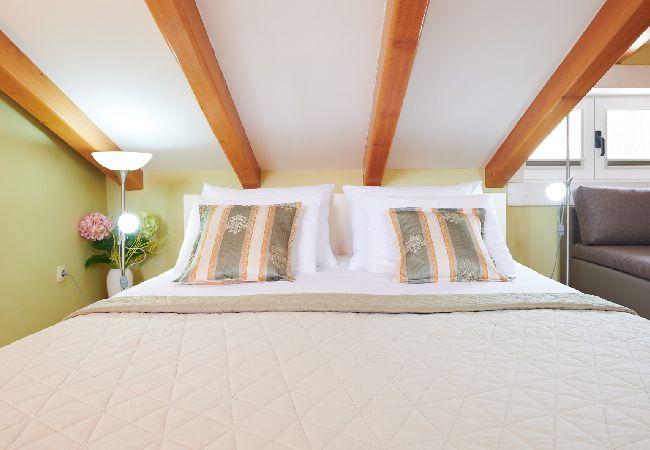 Studio a Trogir - Appartamento Studio in Traù (Trogir) con balcone, Climatizzazione, WIFI (4324-4) Studio a Trogir - Appartamento Studio in Traù (Trogir) con balcone, Climatizzazione, WIFI (4324-4)