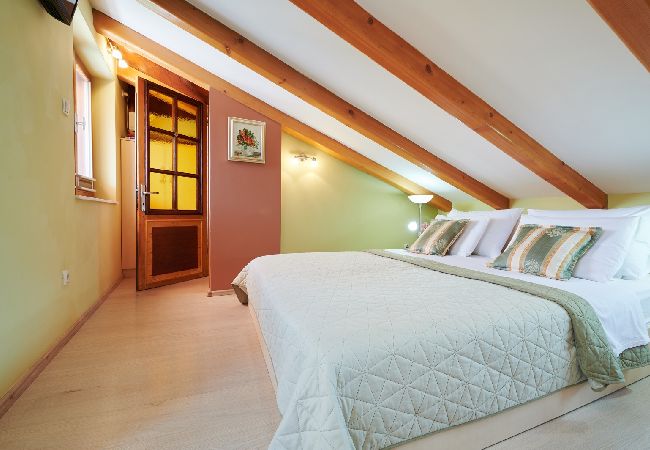 Studio a Trogir - Appartamento Studio in Traù (Trogir) con balcone, Climatizzazione, WIFI (4324-4) Studio a Trogir - Appartamento Studio in Traù (Trogir) con balcone, Climatizzazione, WIFI (4324-4)