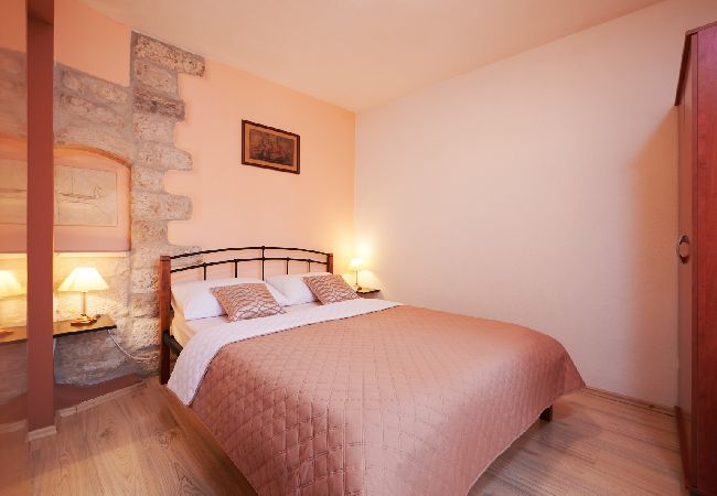 Appartamento a Trogir - Appartamento in Traù (Trogir) con balcone, Climatizzazione, WIFI (4324-2) Appartamento a Trogir - Appartamento in Traù (Trogir) con balcone, Climatizzazione, WIFI (4324-2)