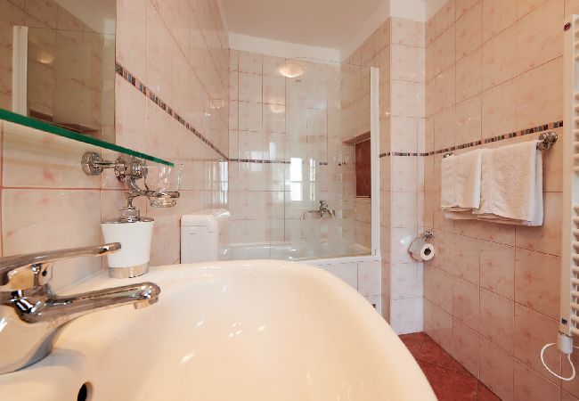 Appartamento a Trogir - Appartamento in Traù (Trogir) con balcone, Climatizzazione, WIFI (4324-2) Appartamento a Trogir - Appartamento in Traù (Trogir) con balcone, Climatizzazione, WIFI (4324-2)