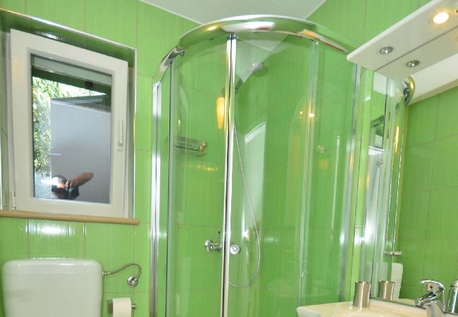 Casa a Bol - Casa di vacanza in Vallo della Brazza (Bol) con vista mare, terrazzo, Climatizzazione, WIFI (120-1) Casa a Bol - Casa di vacanza in Vallo della Brazza (Bol) con vista mare, terrazzo, Climatizzazione, WIFI (120-1)