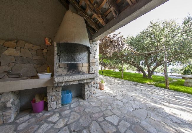 Casa a Bol - Casa di vacanza in Vallo della Brazza (Bol) con vista mare, terrazzo, Climatizzazione, WIFI (120-1) Casa a Bol - Casa di vacanza in Vallo della Brazza (Bol) con vista mare, terrazzo, Climatizzazione, WIFI (120-1)