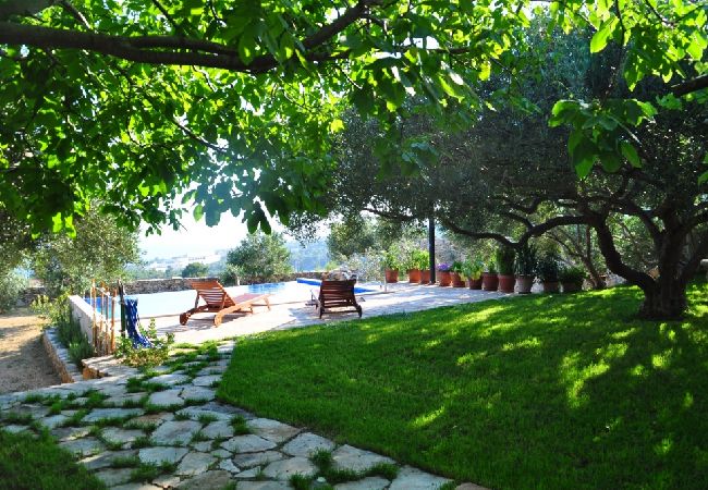 Casa a Bol - Casa di vacanza in Vallo della Brazza (Bol) con vista mare, terrazzo, Climatizzazione, WIFI (120-1) Casa a Bol - Casa di vacanza in Vallo della Brazza (Bol) con vista mare, terrazzo, Climatizzazione, WIFI (120-1)