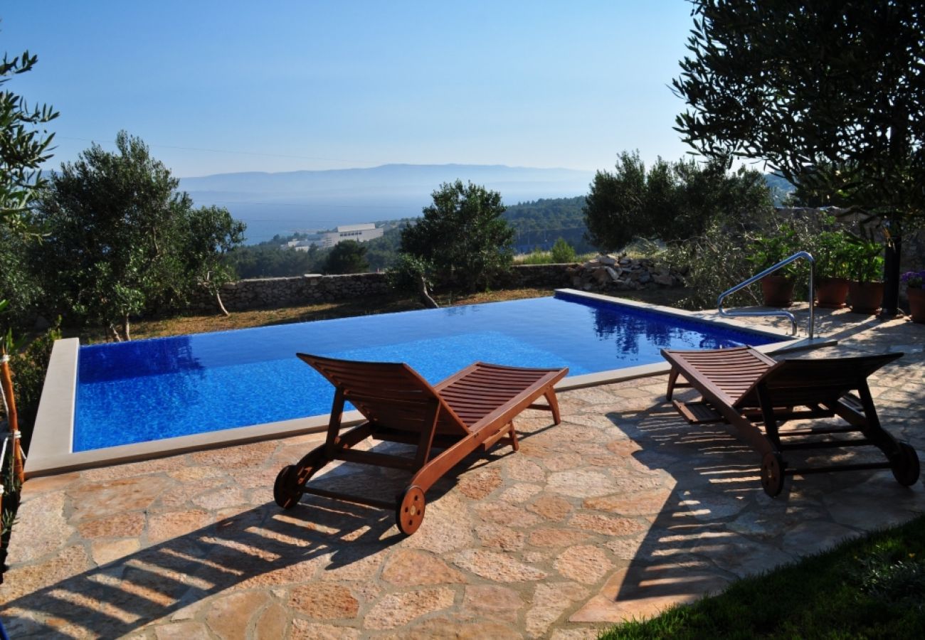 Casa a Bol - Casa di vacanza in Vallo della Brazza (Bol) con vista mare, terrazzo, Climatizzazione, WIFI (120-1)