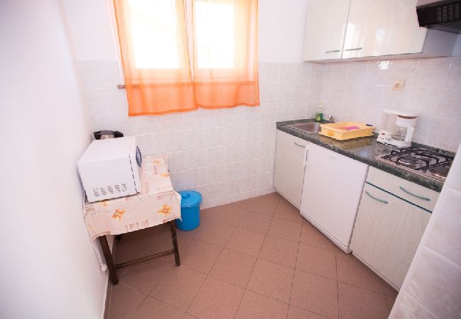 Appartamento a Lopar - Appartamento in Loparo (Lopar) con vista mare, terrazzo, Climatizzazione, WIFI (178-4) Appartamento a Lopar - Appartamento in Loparo (Lopar) con vista mare, terrazzo, Climatizzazione, WIFI (178-4)