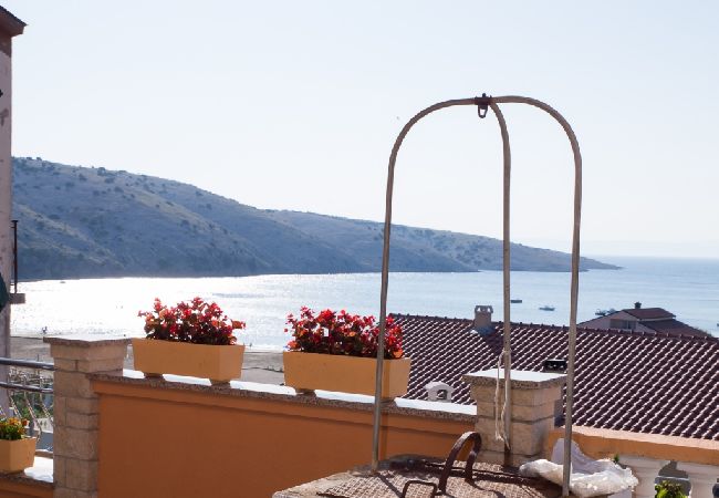 Appartamento a Lopar - Appartamento in Loparo (Lopar) con vista mare, terrazzo, Climatizzazione, WIFI (178-4) Appartamento a Lopar - Appartamento in Loparo (Lopar) con vista mare, terrazzo, Climatizzazione, WIFI (178-4)