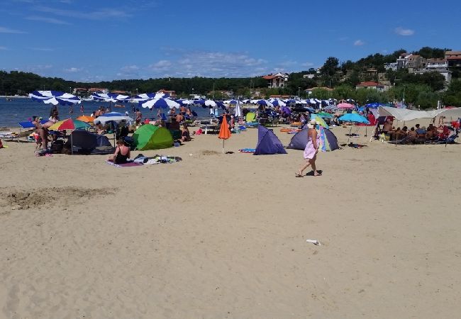 Appartamento a Lopar - Appartamento in Loparo (Lopar) con vista mare, terrazzo, Climatizzazione, WIFI (178-4) Appartamento a Lopar - Appartamento in Loparo (Lopar) con vista mare, terrazzo, Climatizzazione, WIFI (178-4)