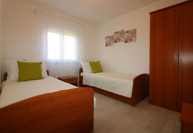 Casa a Porec - Casa di vacanza in Parenzo (Porec) con terrazzo, Climatizzazione, WIFI, Lavastoviglie (4400-6) Casa a Porec - Casa di vacanza in Parenzo (Porec) con terrazzo, Climatizzazione, WIFI, Lavastoviglie (4400-6)