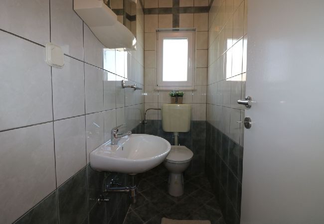 Casa a Porec - Casa di vacanza in Parenzo (Porec) con terrazzo, Climatizzazione, WIFI, Lavastoviglie (4400-6) Casa a Porec - Casa di vacanza in Parenzo (Porec) con terrazzo, Climatizzazione, WIFI, Lavastoviglie (4400-6)