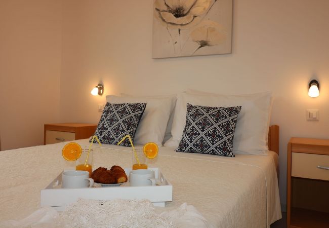 Casa a Porec - Casa di vacanza in Parenzo (Porec) con terrazzo, Climatizzazione, WIFI, Lavastoviglie (4400-5) Casa a Porec - Casa di vacanza in Parenzo (Porec) con terrazzo, Climatizzazione, WIFI, Lavastoviglie (4400-5)