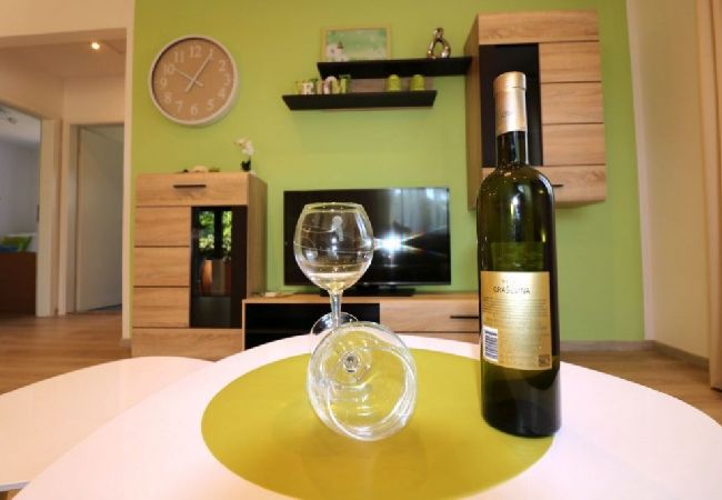 Casa a Porec - Casa di vacanza in Parenzo (Porec) con terrazzo, Climatizzazione, WIFI, Lavastoviglie (4400-2) Casa a Porec - Casa di vacanza in Parenzo (Porec) con terrazzo, Climatizzazione, WIFI, Lavastoviglie (4400-2)