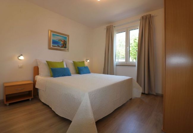 Casa a Porec - Casa di vacanza in Parenzo (Porec) con terrazzo, Climatizzazione, WIFI, Lavastoviglie (4400-2) Casa a Porec - Casa di vacanza in Parenzo (Porec) con terrazzo, Climatizzazione, WIFI, Lavastoviglie (4400-2)