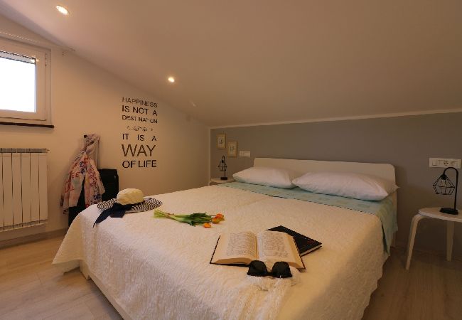 Appartamento a Porec - Appartamento in Parenzo (Porec) con terrazzo, Climatizzazione, WIFI, Lavastoviglie (4400-9) Appartamento a Porec - Appartamento in Parenzo (Porec) con terrazzo, Climatizzazione, WIFI, Lavastoviglie (4400-9)