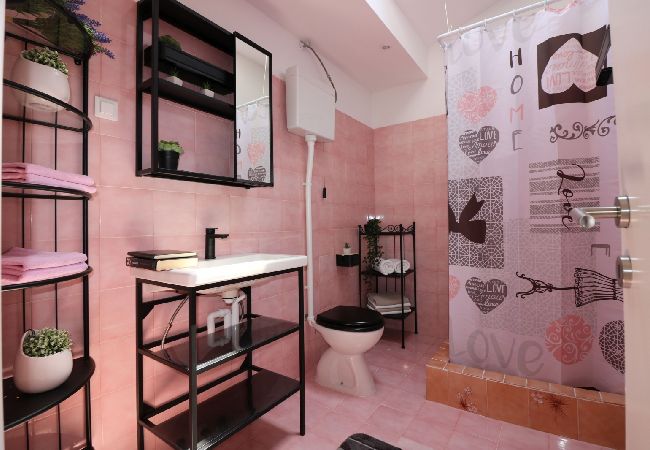 Appartamento a Porec - Appartamento in Parenzo (Porec) con terrazzo, Climatizzazione, WIFI, Lavastoviglie (4400-9) Appartamento a Porec - Appartamento in Parenzo (Porec) con terrazzo, Climatizzazione, WIFI, Lavastoviglie (4400-9)