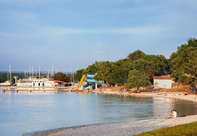 Appartamento a Porec - Appartamento in Parenzo (Porec) con terrazzo, Climatizzazione, WIFI, Lavastoviglie (4400-9) Appartamento a Porec - Appartamento in Parenzo (Porec) con terrazzo, Climatizzazione, WIFI, Lavastoviglie (4400-9)