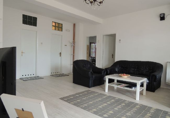 Appartamento a Porec - Appartamento a Parenzo con terrazza, aria condizionata, Wi-Fi, lavastoviglie (4400-10) Appartamento a Porec - Appartamento a Parenzo con terrazza, aria condizionata, Wi-Fi, lavastoviglie (4400-10)