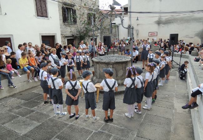 Appartamento a Porec - Appartamento a Parenzo con terrazza, aria condizionata, Wi-Fi, lavastoviglie (4400-10) Appartamento a Porec - Appartamento a Parenzo con terrazza, aria condizionata, Wi-Fi, lavastoviglie (4400-10)