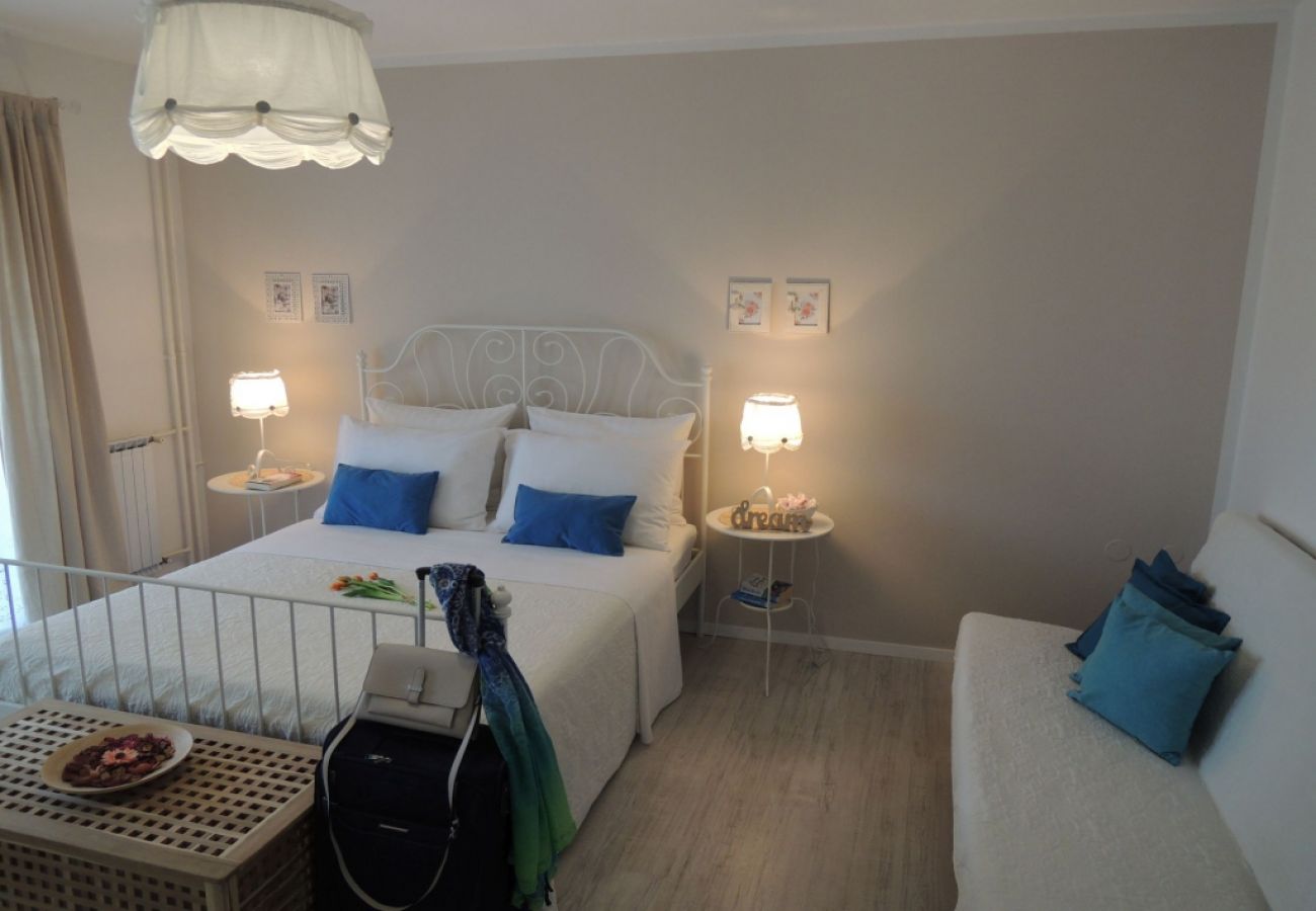 Appartamento a Porec - Appartamento a Parenzo con terrazza, aria condizionata, Wi-Fi, lavastoviglie (4400-10)