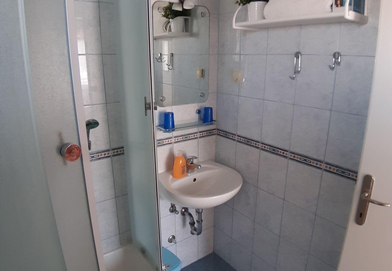 Appartamento a Jelsa - Appartamento in Gelsa (Jelsa) con terrazzo, Climatizzazione, WIFI (4440-2)