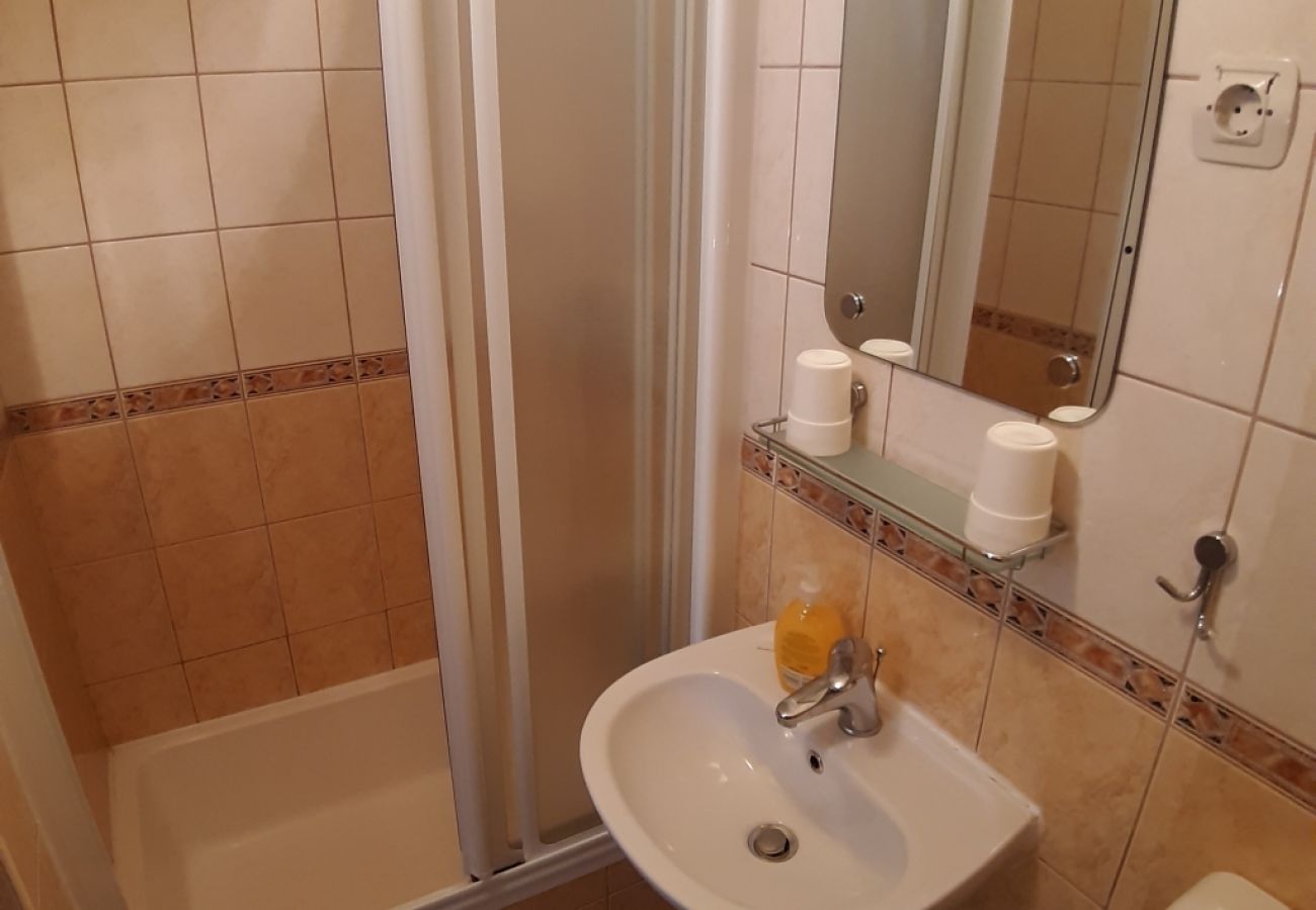 Appartamento a Jelsa - Appartamento in Gelsa (Jelsa) con terrazzo, Climatizzazione, WIFI (4440-3)