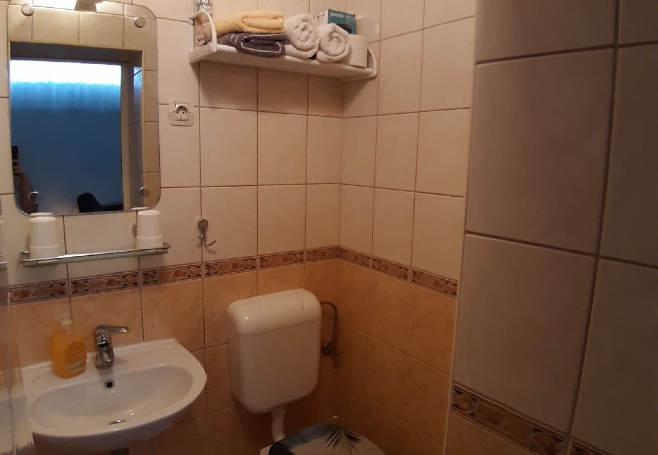 Appartamento a Jelsa - Appartamento in Gelsa (Jelsa) con terrazzo, Climatizzazione, WIFI (4440-3)