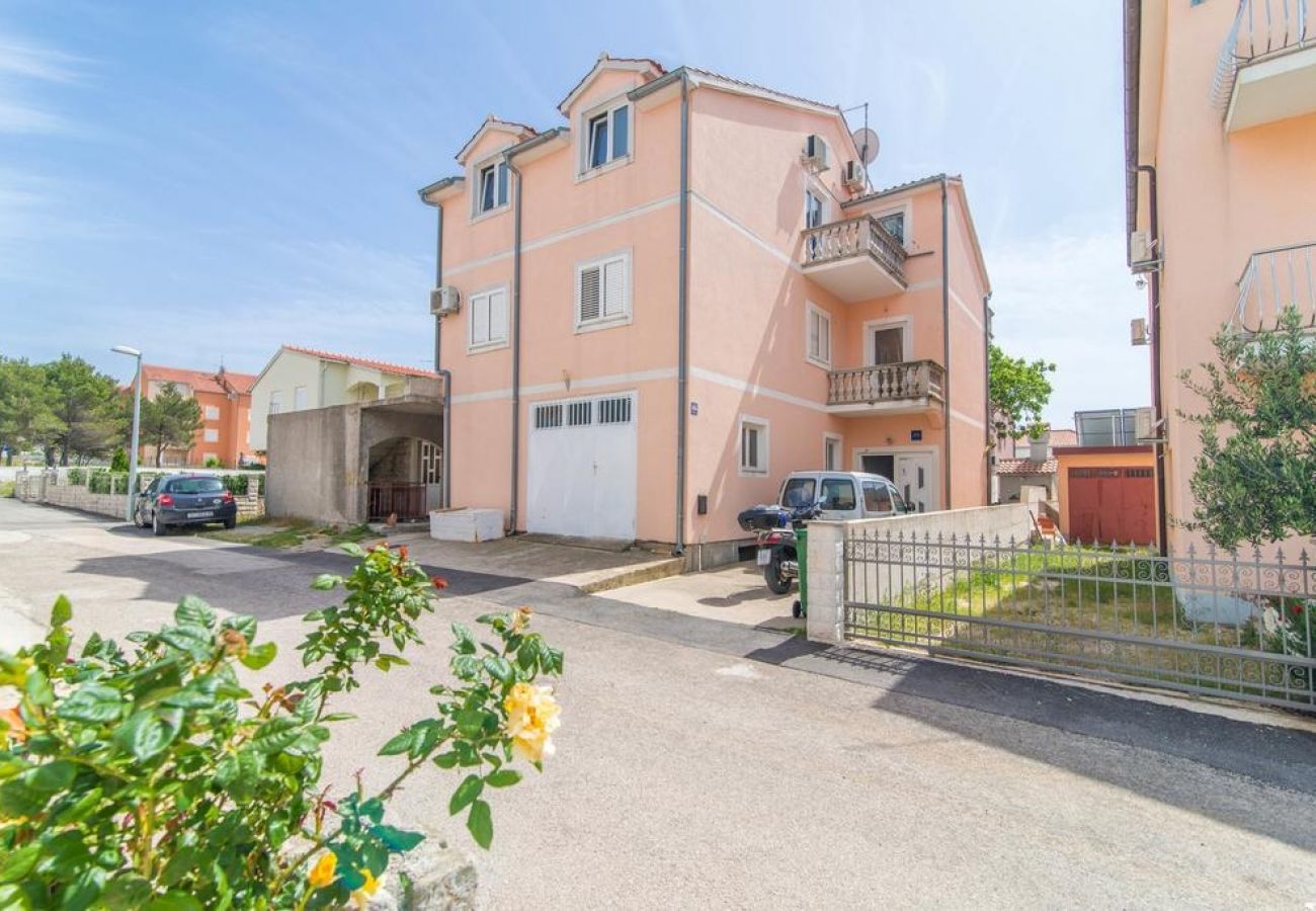 Appartamento a Vodice - Appartamento in Vodizze (Vodice) con balcone, Climatizzazione, WIFI (4441-2)