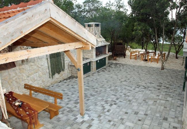 Casa a Okrug Gornji - Casa Robinson in Okrug Gornji con vista mare, terrazzo (4452-1) Casa a Okrug Gornji - Casa Robinson in Okrug Gornji con vista mare, terrazzo (4452-1)