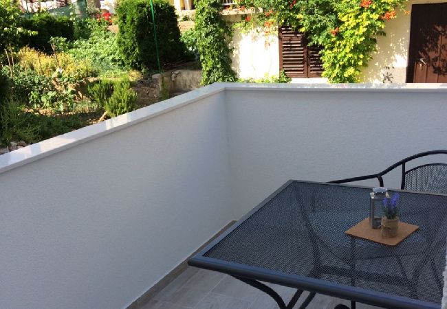 Studio a Podgora - Appartamento Studio in Podgora con terrazzo, Climatizzazione, WIFI (4492-2) Studio a Podgora - Appartamento Studio in Podgora con terrazzo, Climatizzazione, WIFI (4492-2)