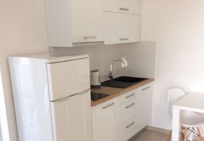 Studio a Podgora - Appartamento Studio in Podgora con terrazzo, Climatizzazione, WIFI (4492-2) Studio a Podgora - Appartamento Studio in Podgora con terrazzo, Climatizzazione, WIFI (4492-2)