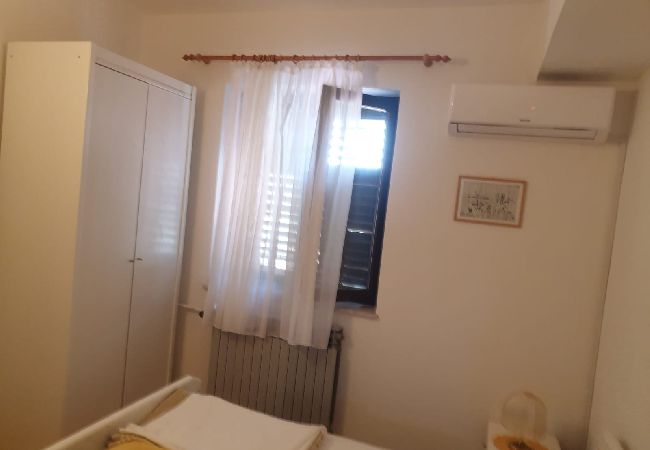 Appartamento a Punat - Appartamento in Ponte (Punat) con terrazzo, Climatizzazione, WIFI (4526-2) Appartamento a Punat - Appartamento in Ponte (Punat) con terrazzo, Climatizzazione, WIFI (4526-2)