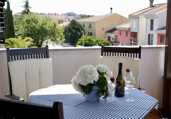 Appartamento a Rovinj - Appartamento in Rovigno (Rovinj) con terrazzo, Climatizzazione, WIFI, Lavatrice (3652-3) Appartamento a Rovinj - Appartamento in Rovigno (Rovinj) con terrazzo, Climatizzazione, WIFI, Lavatrice (3652-3)