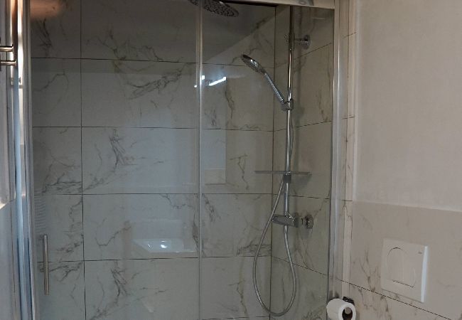 Appartamento a Rovinj - Appartamento in Rovigno (Rovinj) con terrazzo, Climatizzazione, WIFI, Lavatrice (3652-3) Appartamento a Rovinj - Appartamento in Rovigno (Rovinj) con terrazzo, Climatizzazione, WIFI, Lavatrice (3652-3)
