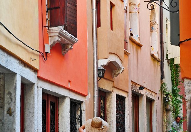Appartamento a Rovinj - Appartamento in Rovigno (Rovinj) con terrazzo, Climatizzazione, WIFI, Lavatrice (3652-3) Appartamento a Rovinj - Appartamento in Rovigno (Rovinj) con terrazzo, Climatizzazione, WIFI, Lavatrice (3652-3)