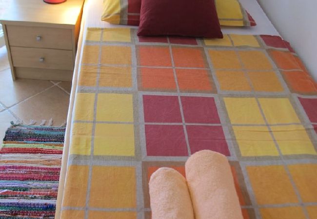 Appartamento a Vir - Appartamento in Vir con vista mare, terrazzo, Climatizzazione, WIFI (4472-1) Appartamento a Vir - Appartamento in Vir con vista mare, terrazzo, Climatizzazione, WIFI (4472-1)