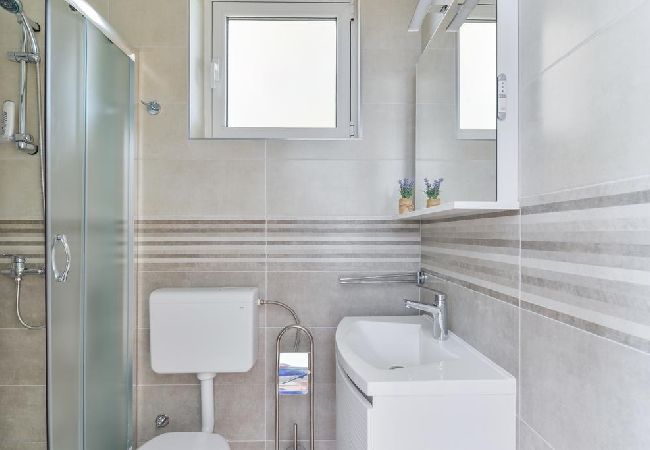 Appartamento a Vir - Appartamento in Vir con terrazzo, Climatizzazione, WIFI, Lavastoviglie (4589-1) Appartamento a Vir - Appartamento in Vir con terrazzo, Climatizzazione, WIFI, Lavastoviglie (4589-1)