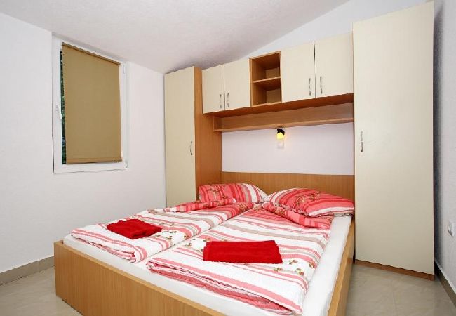 Appartamento a Vir - Appartamento in Vir con vista mare, balcone, Climatizzazione, WIFI (4595-4) Appartamento a Vir - Appartamento in Vir con vista mare, balcone, Climatizzazione, WIFI (4595-4)