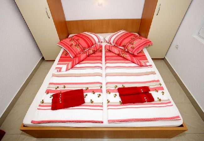 Appartamento a Vir - Appartamento in Vir con vista mare, balcone, Climatizzazione, WIFI (4595-4) Appartamento a Vir - Appartamento in Vir con vista mare, balcone, Climatizzazione, WIFI (4595-4)