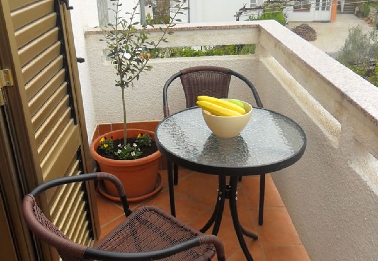 Affitto per camere a Palit - Camera in Palit con balcone, Climatizzazione, WIFI (4603-2)