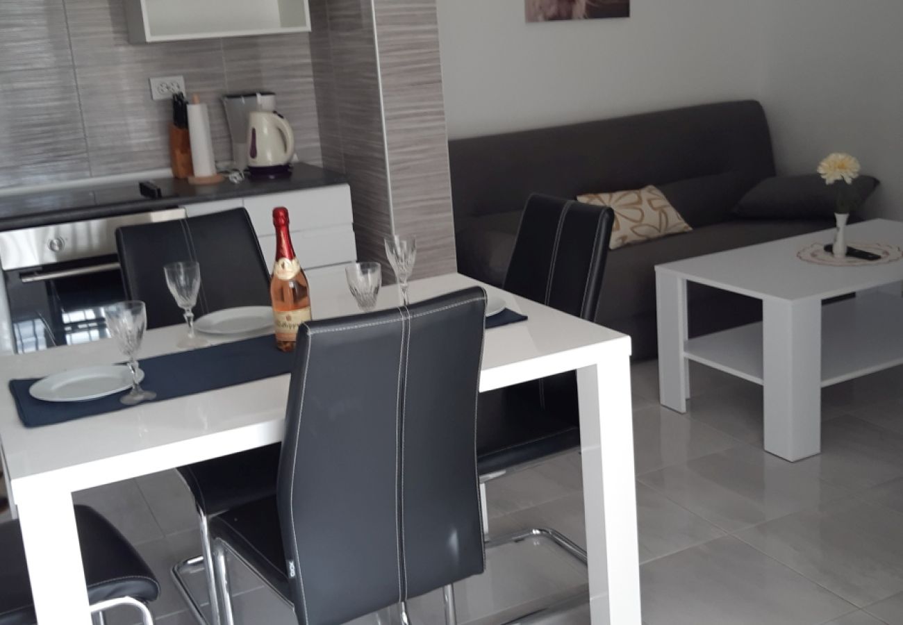 Appartamento a Kampor - Appartamento in Kampor con vista mare, terrazzo, Climatizzazione, WIFI (4610-1)