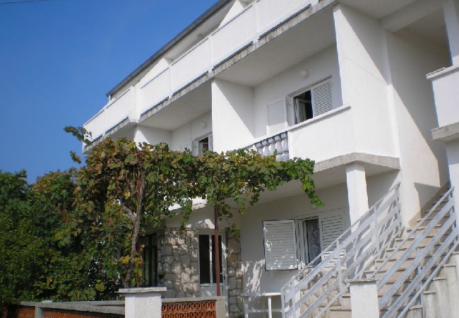 Appartamento a Kampor - Appartamento in Kampor con vista mare, terrazzo, Climatizzazione, WIFI (4610-4) Appartamento a Kampor - Appartamento in Kampor con vista mare, terrazzo, Climatizzazione, WIFI (4610-4)