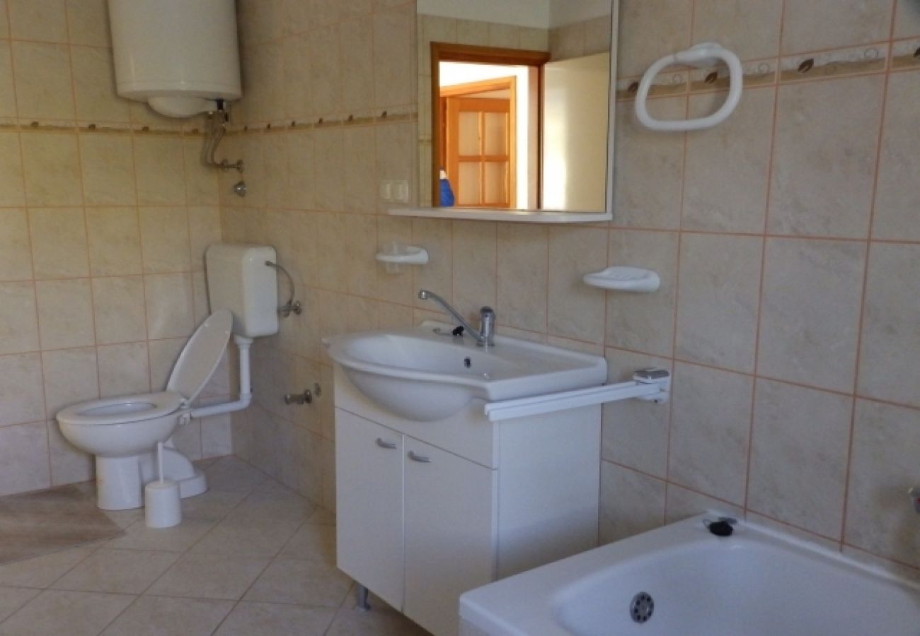 Appartamento a Kampor - Appartamento in Kampor con vista mare, terrazzo, Climatizzazione, WIFI (4610-5)